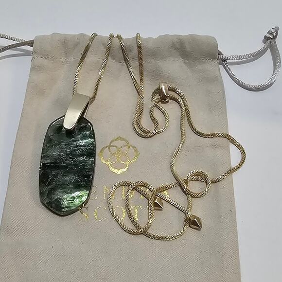 Kendra Scott Inez Adjustable Necklace in Sage Mica? And Gold - Picture 1 of 8